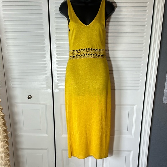 H&M Dresses & Skirts - H&M Yellow Sheath Midi Dress with V-Neck. XS w good stretch 16-21in stretch